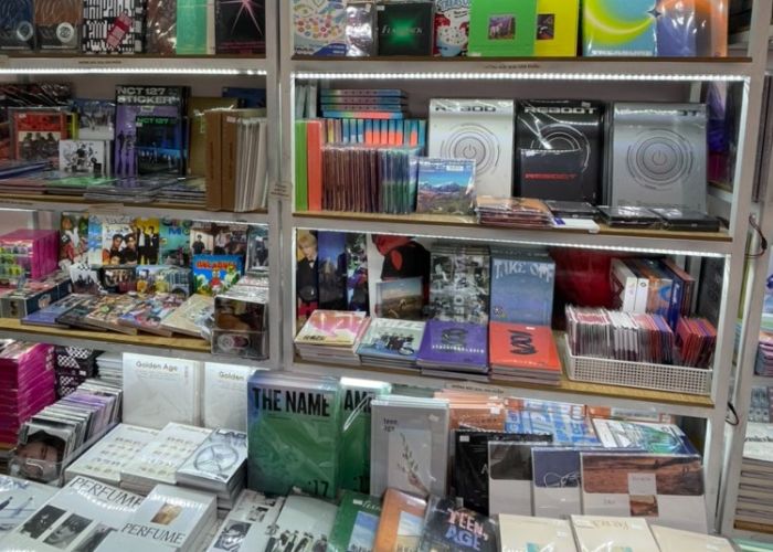 Y-Media Shop